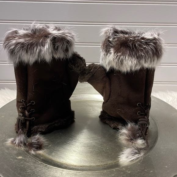 Coffee ☕ Faux Fur Fingerless Gloves - Picture 1 of 12
